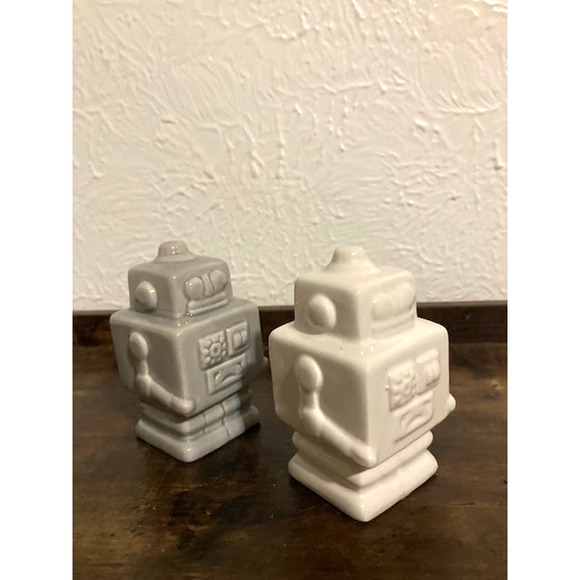 Retro Gray & White Ceramic Robot Figurines - Robot Couple - Picture 4 of 7